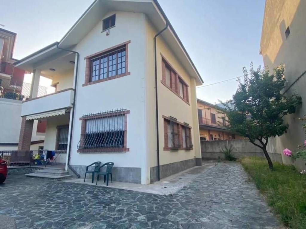 Villa a Ovada in Corso Saracco S.N.C. - Foto 2