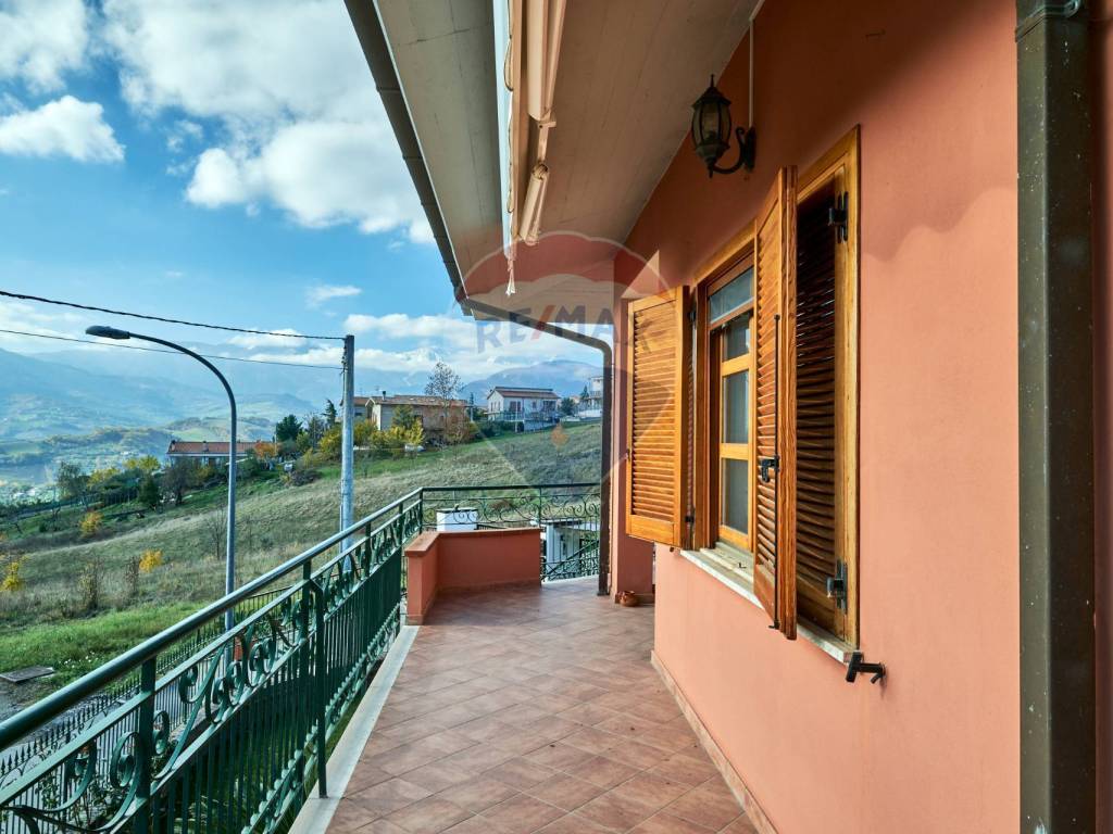 Villa a Penne in Via Monte Bertona, 18 - Foto 3