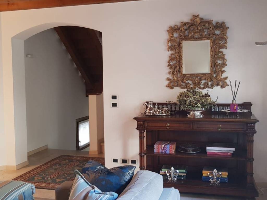 Casa indipendente a Conegliano in Corso Vittorio Emanuele, 73 - Foto 2