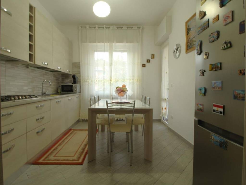 Appartamento a Teramo in VIA TEVERE, 46 - Foto 2