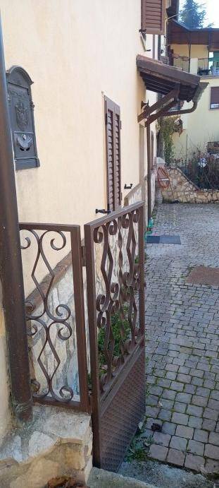 Casa indipendente a L'aquila in Via della Fonte, 10 - Foto 3