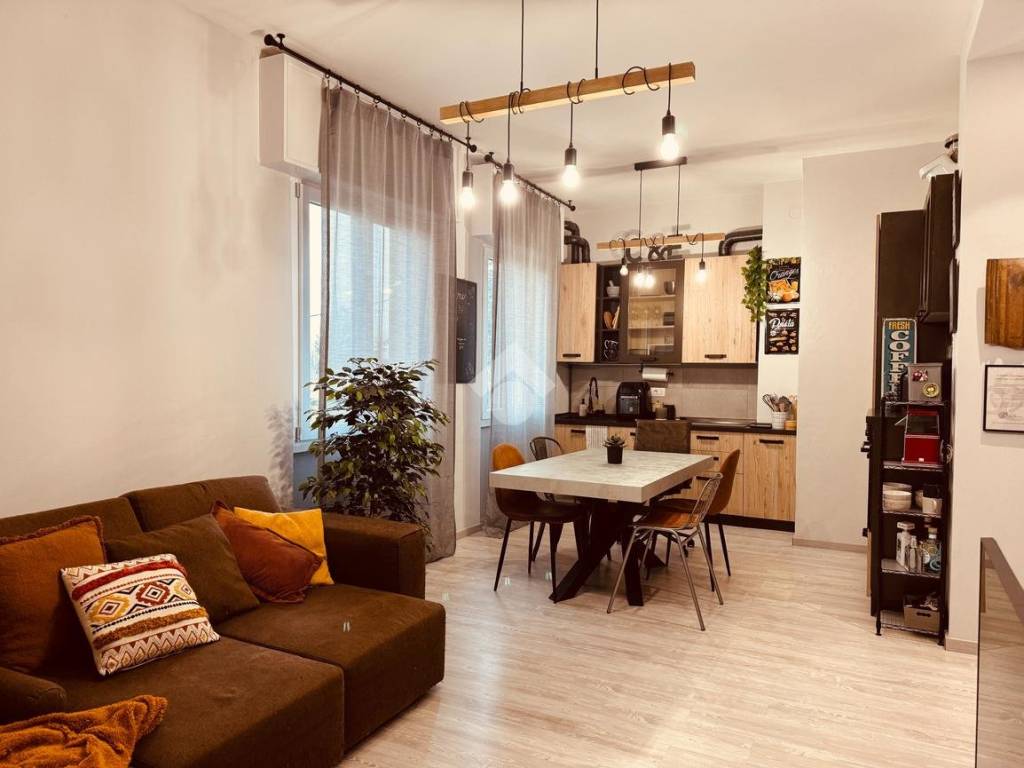 Appartamento a Casatenovo in Via Foscolo Ugo, 11 - Foto 3