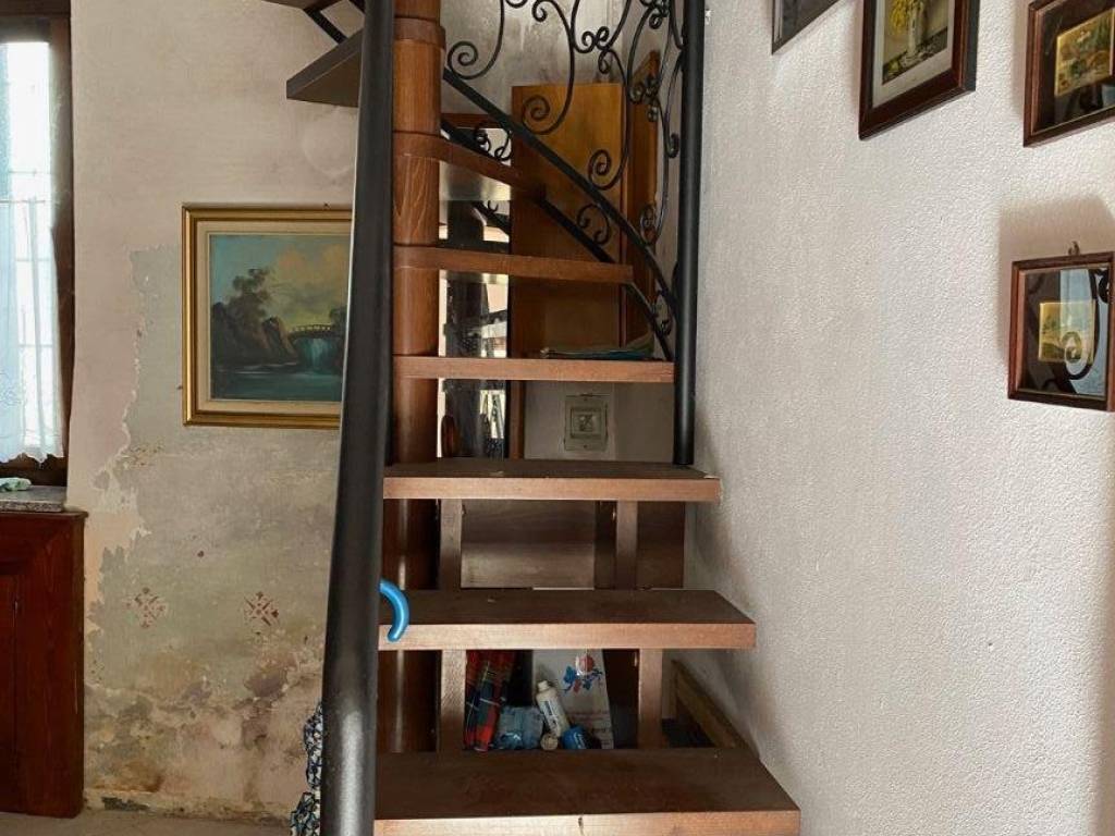 Casa indipendente a Caronno varesino in Via Vittorio Veneto, 6 - Foto 2