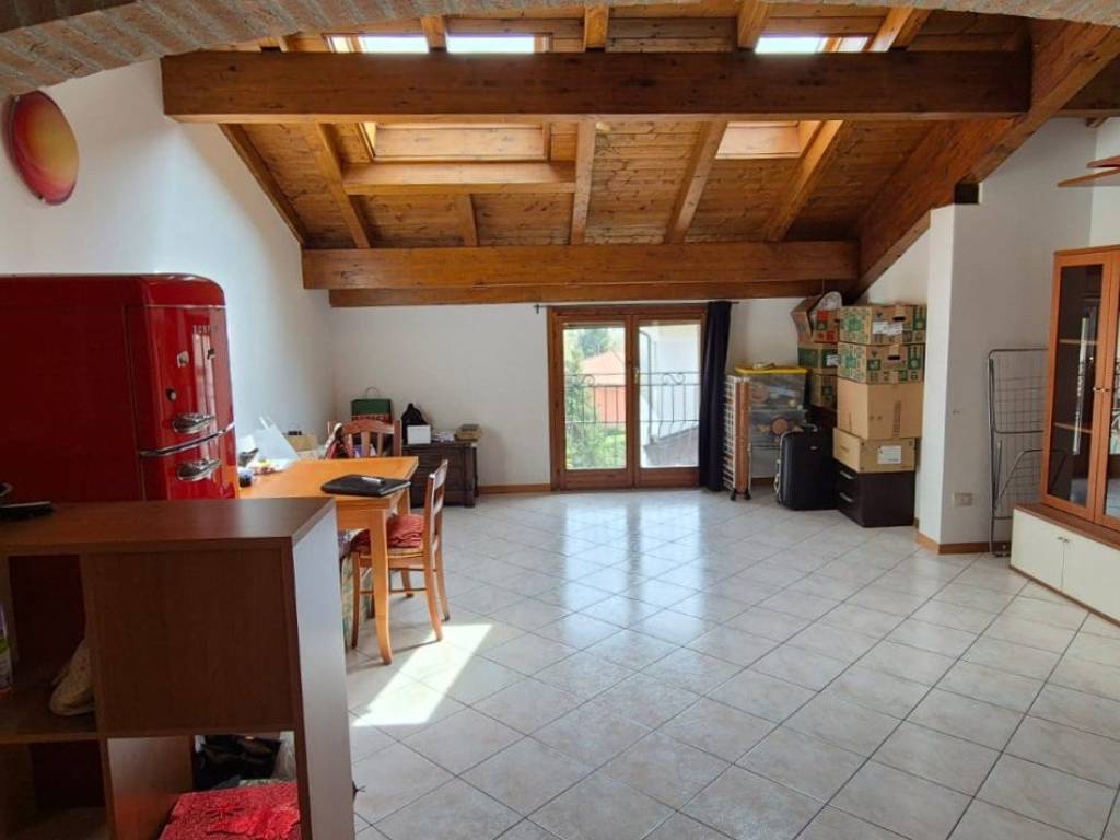Appartamento a Cuasso al monte in Via Madonna - Foto 4