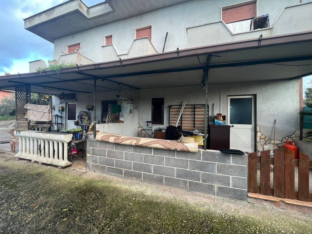 Villa a Aprilia in Via Adige - Foto 2