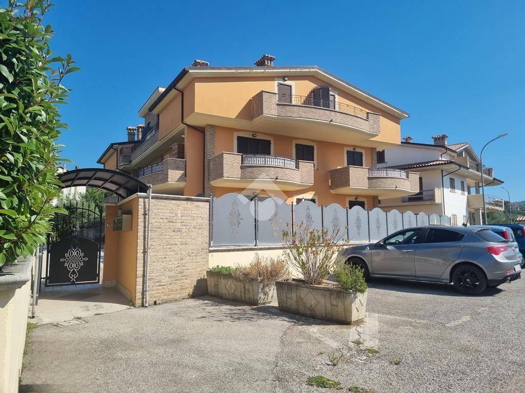 Appartamento a Teramo in Via SS81, 5 - Foto 3