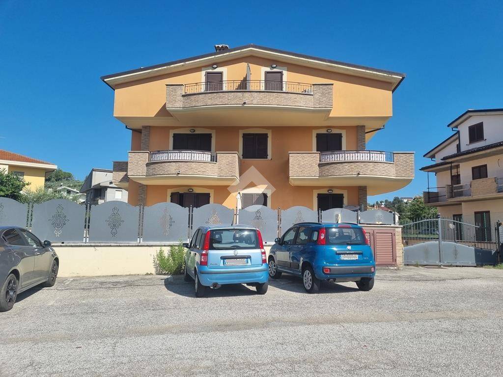 Appartamento a Teramo in Via SS81, 5 - Foto 4