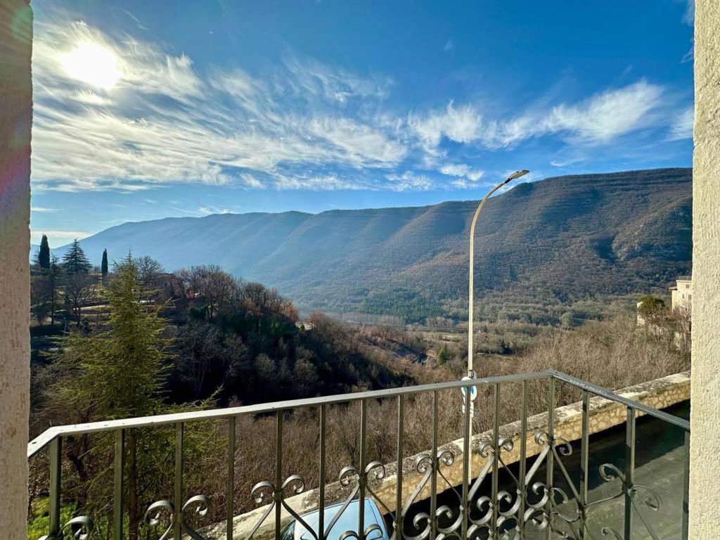 Appartamento a Fontecchio in Via Braccio da Montone, snc - Foto 3