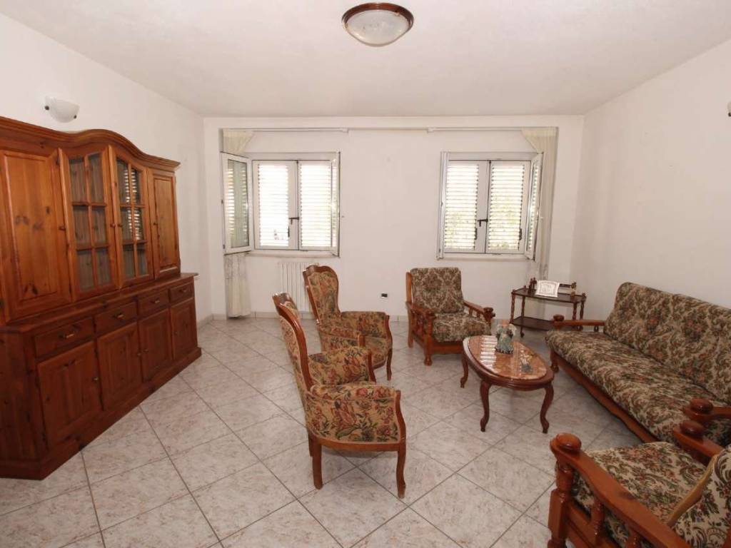 Palazzo / stabile a Nuoro in via Francesco Cucca - Foto 5