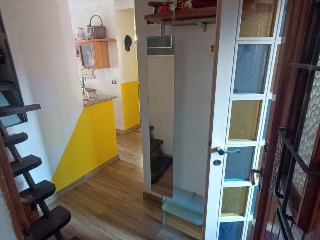 Appartamento a Cuasso al monte in Via Giuseppe Garibaldi, 34 - Foto 2