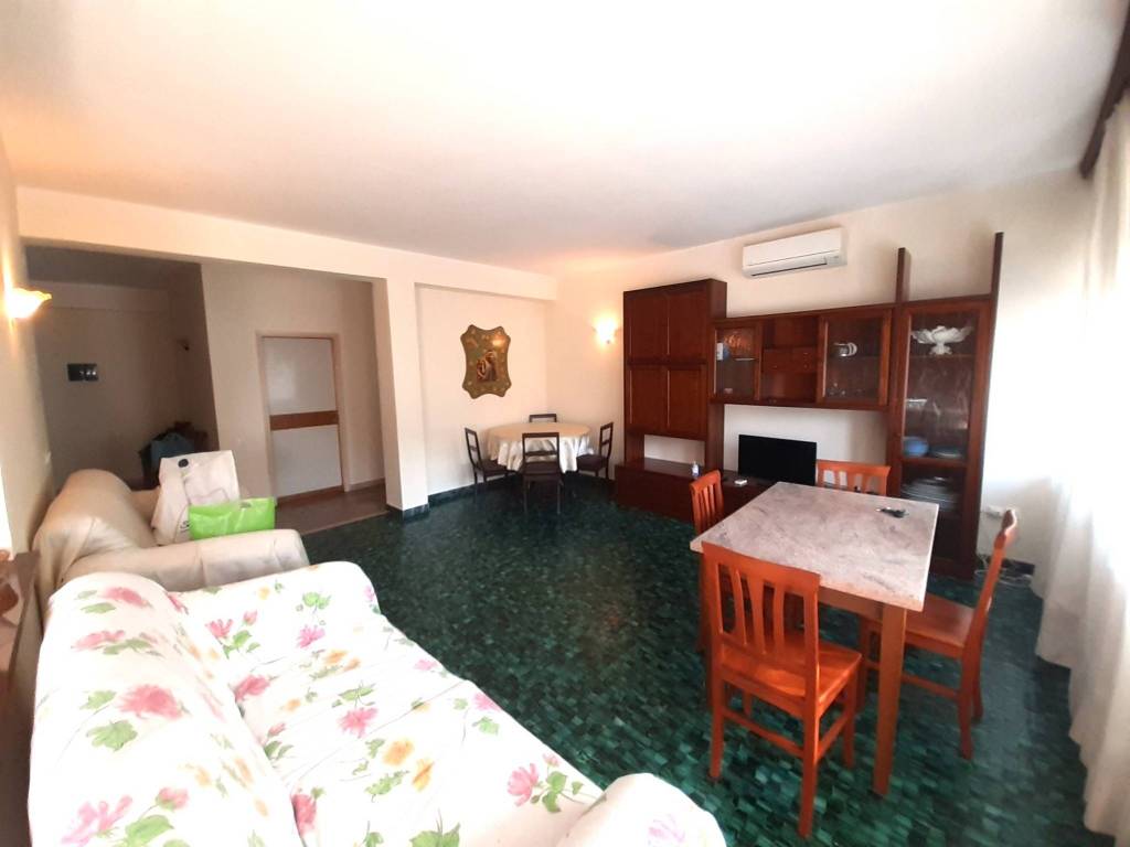 Appartamento a Riccione in Viale Dante Alighieri, 151 - Foto 4