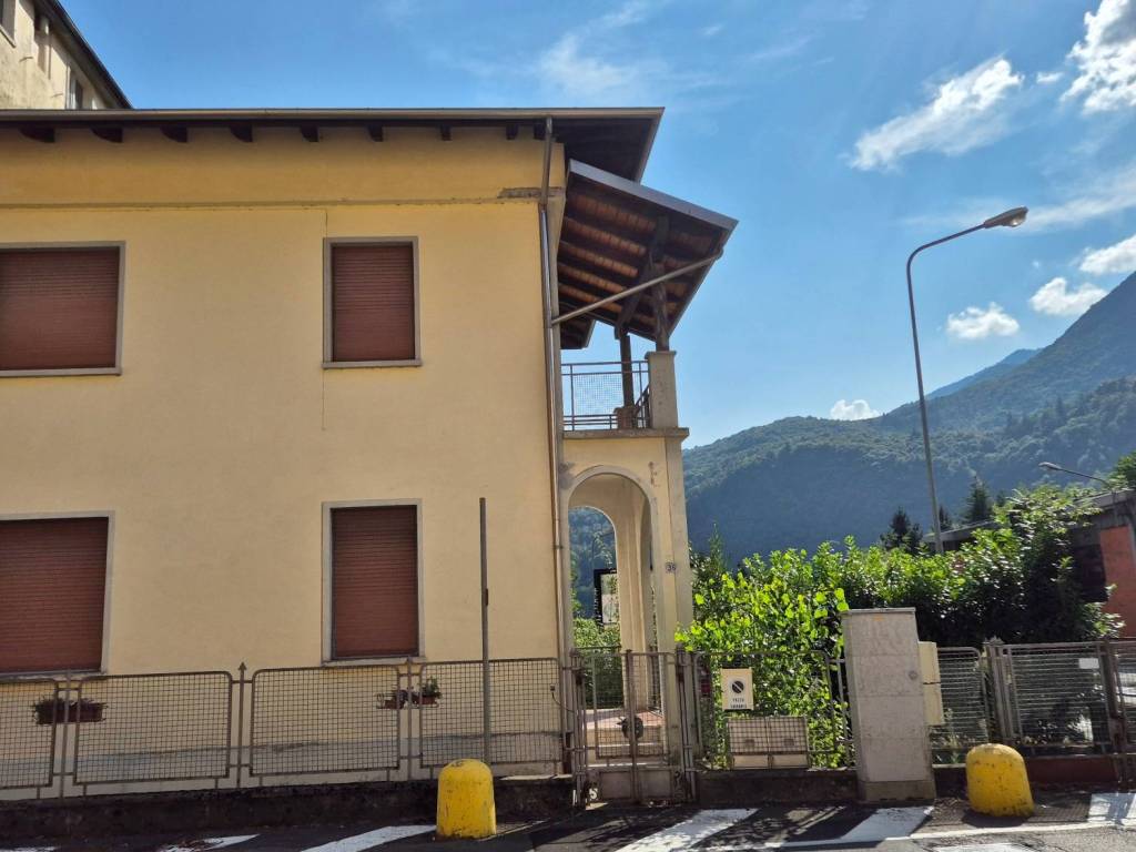 Appartamento a Varallo in Via Brigata Giuseppe Garibaldi - Foto 2