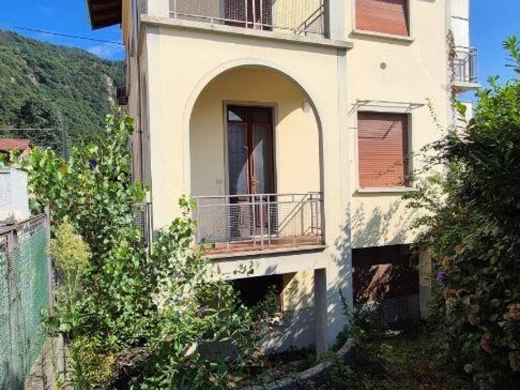 Appartamento a Varallo in Via Brigata Giuseppe Garibaldi - Foto 4