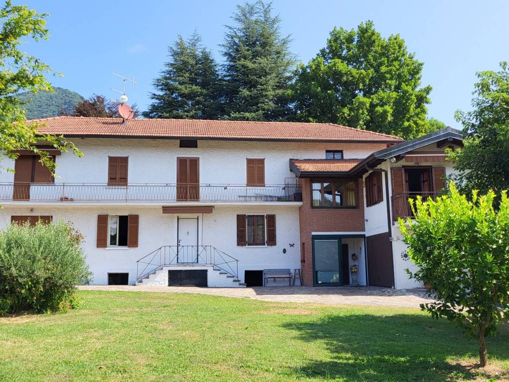 Casa indipendente a Cittiglio in Via San Giulio, 1 - Foto 2