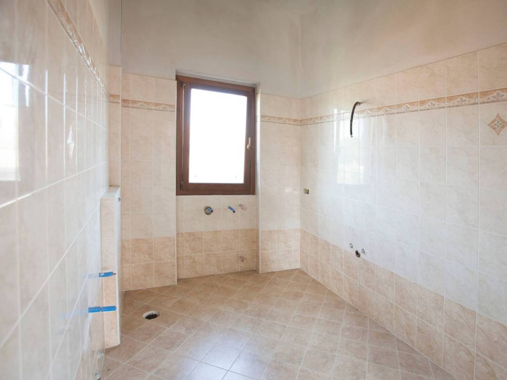 Villa a Biandronno in Via Trieste, 15 - Foto 2