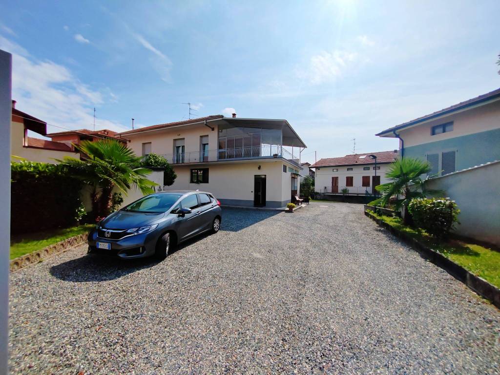 Villa a Occhieppo inferiore in Via Martiri della Libertà, 185 - Foto 3