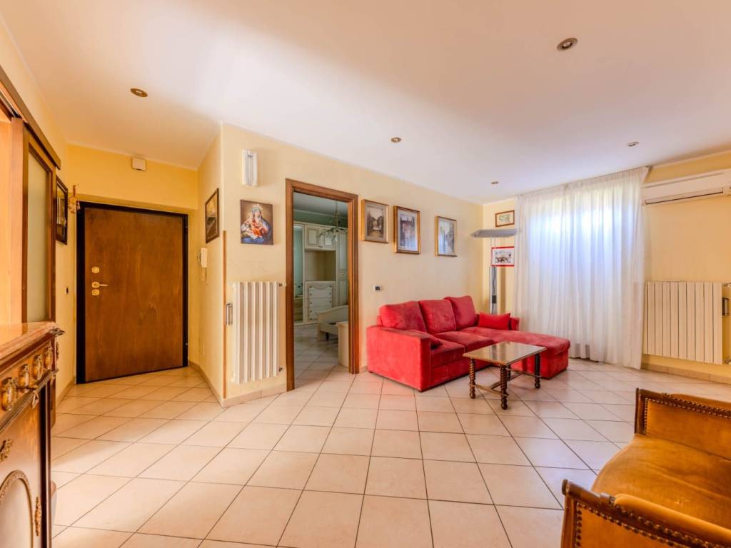 Appartamento a Capodimonte in Via Roma, 75 - Foto 2