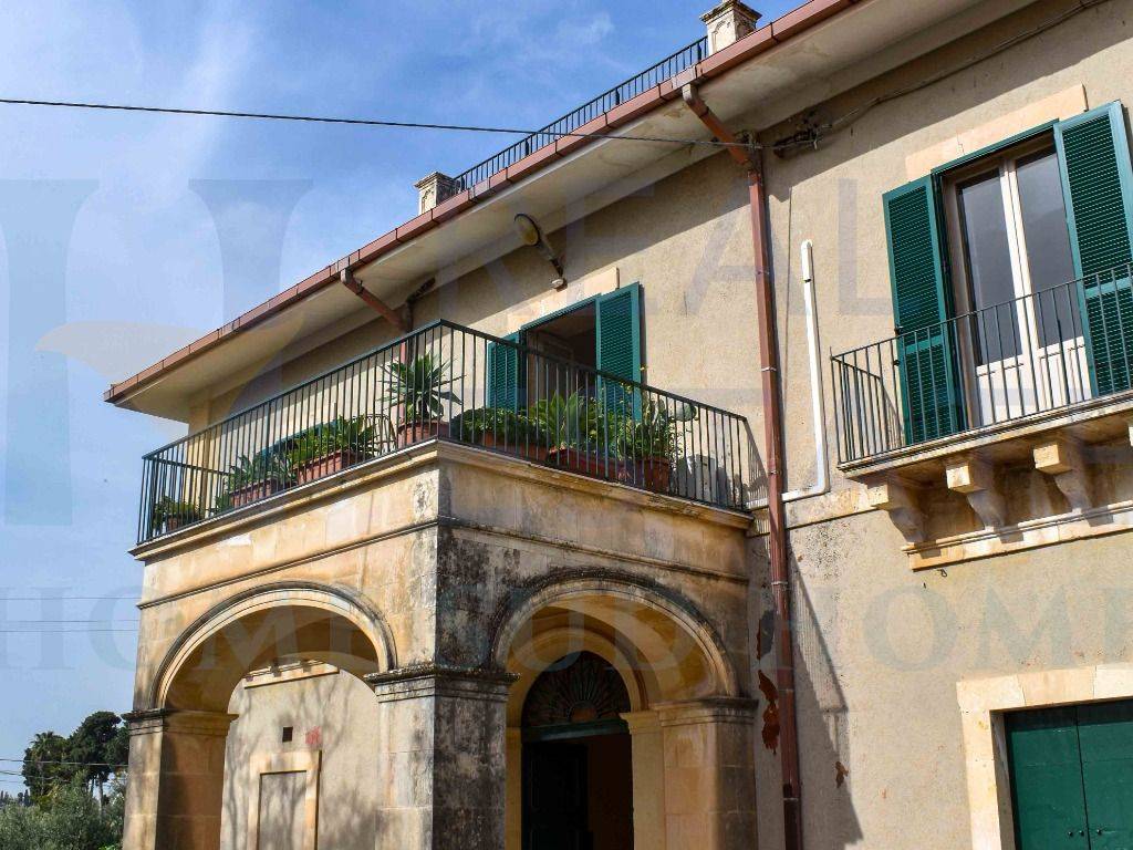 Villa a Avola in Via Crisilio - Foto 2