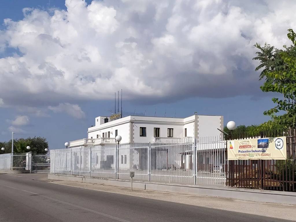 Palazzo / stabile a Manfredonia in Via Giuseppe Di Vittorio - Foto 2