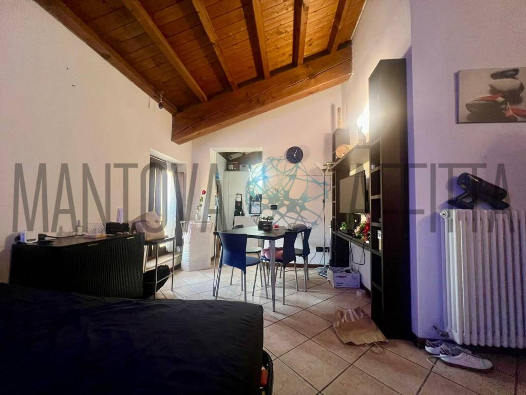 Appartamento a Mantova in Via Fratelli Grioli - Foto 3