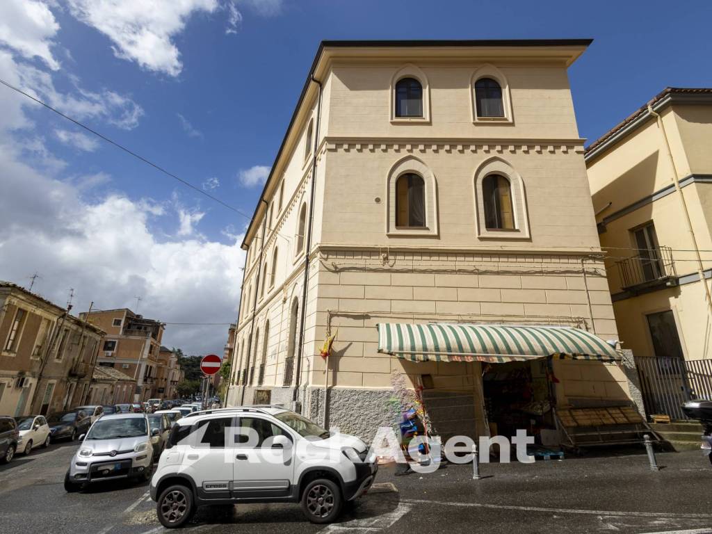 Appartamento a Catanzaro in Via Mario Greco, 65 - Foto 4