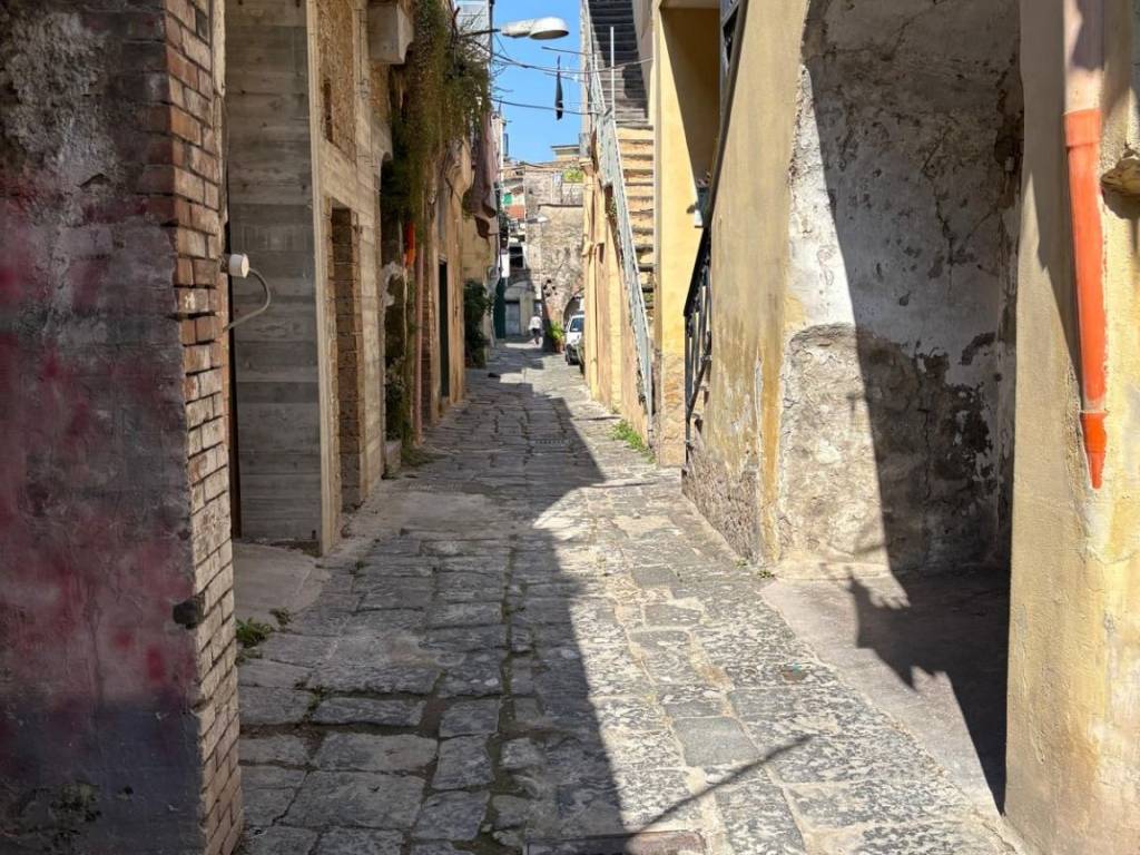 Box / garage a Nocera inferiore in Via Luciano Gambardella, 44 - Foto 4