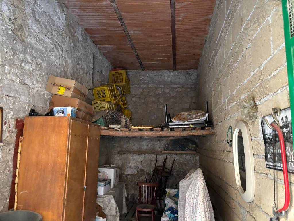 Box / garage a Nocera inferiore in Via Luciano Gambardella, 44 - Foto 5