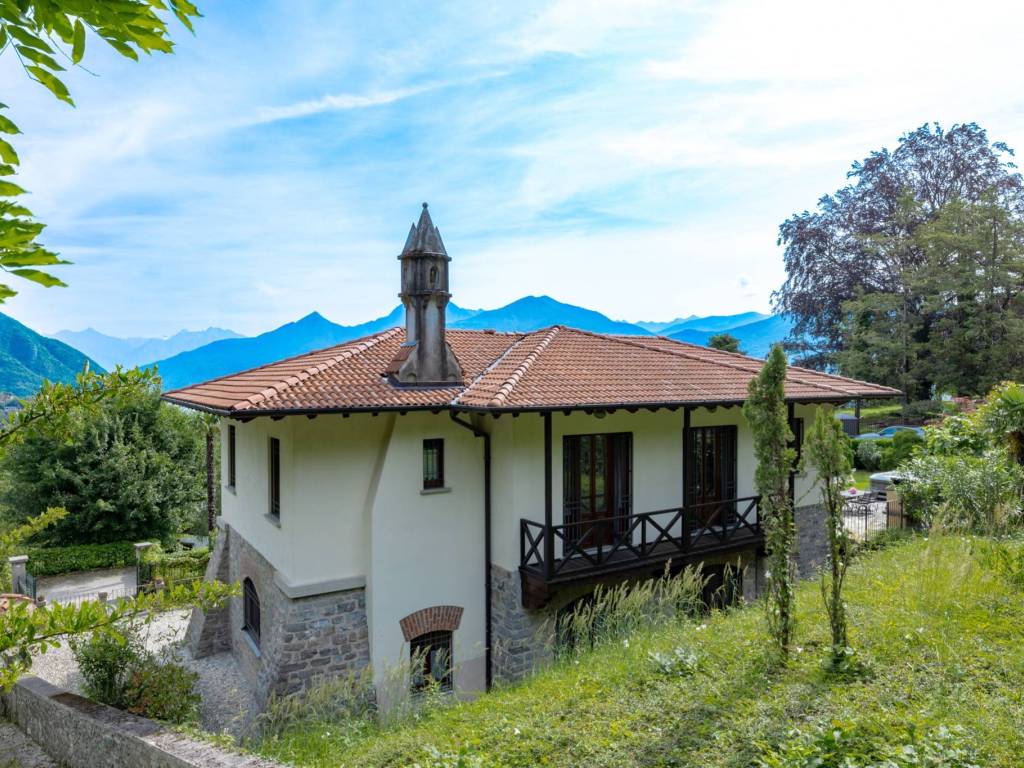 Villa a Menaggio in Via Alfredo Wyatt - Foto 2