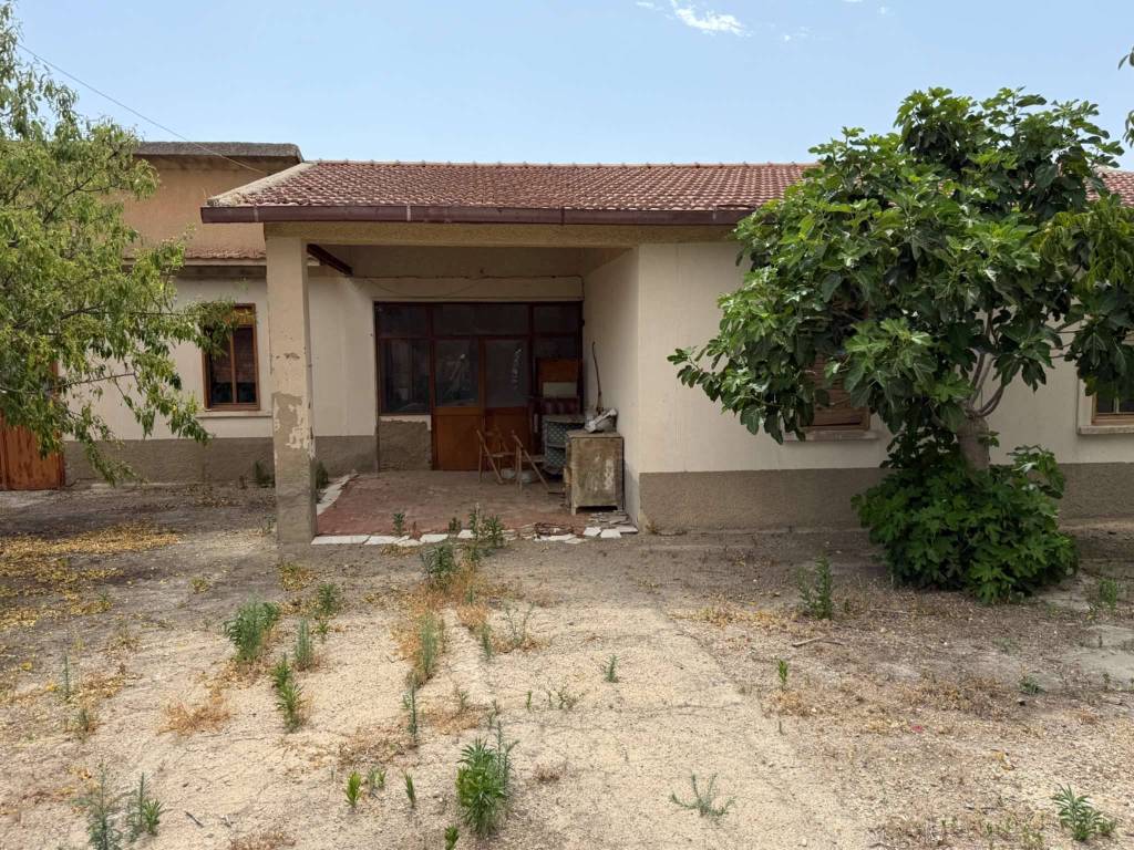 Casa indipendente a Caltanissetta in contrada Borgo Petilia - Foto 2