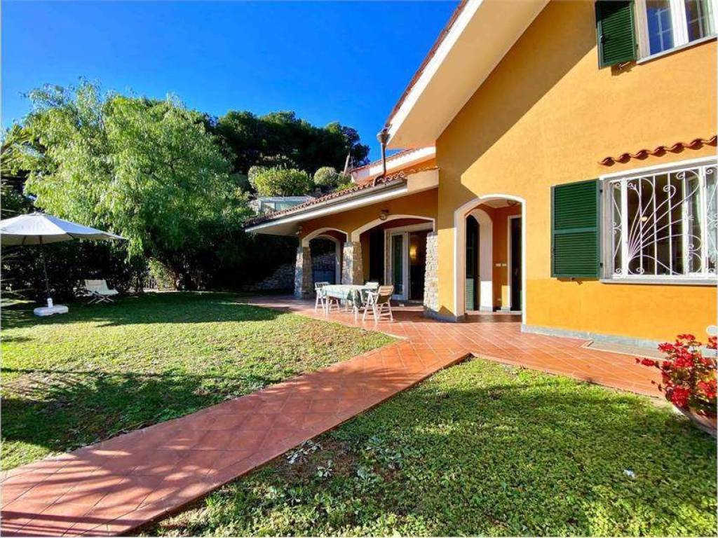 Villa a Andora in STRADA DELLE CATENE, 5 - Foto 2