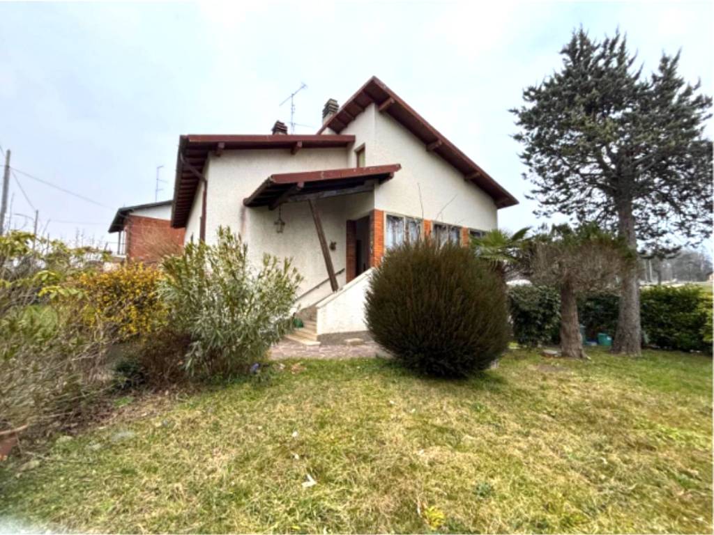 Villa a Olgiate comasco in Via Monte Oliveto, 2 - Foto 2