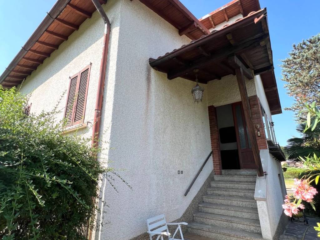 Villa a Olgiate comasco in Via Monte Oliveto, 2 - Foto 3