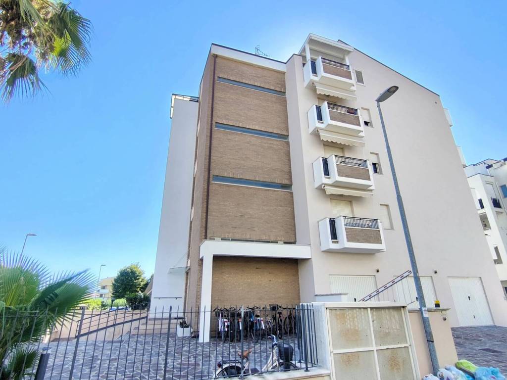 Attico / mansarda a Tortoreto in Via Rocco Chinnici, 3 - Foto 4