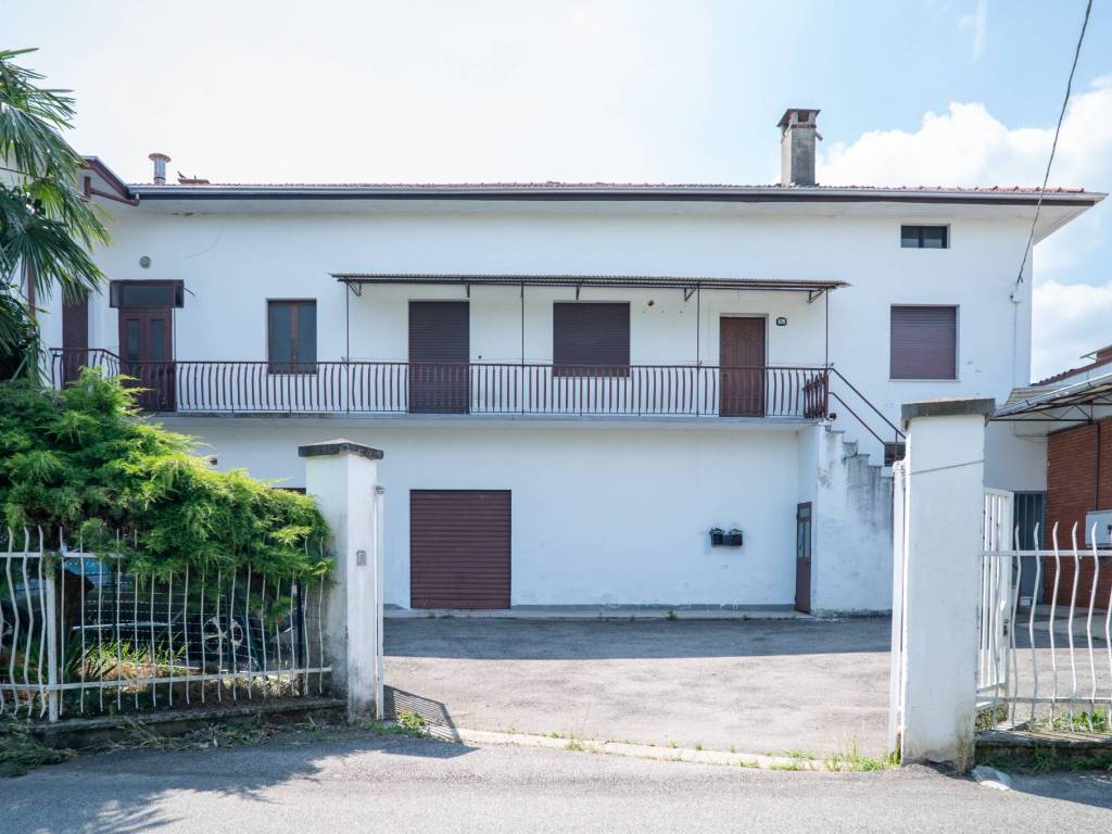 Villa a Cossato in Via Aosta, 15 - Foto 2