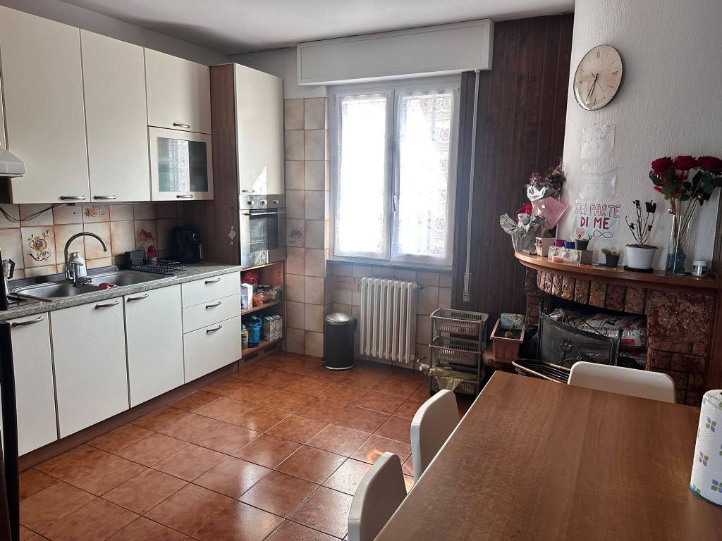 Appartamento a Faloppio in Via Vittorio Veneto, 46 - Foto 2