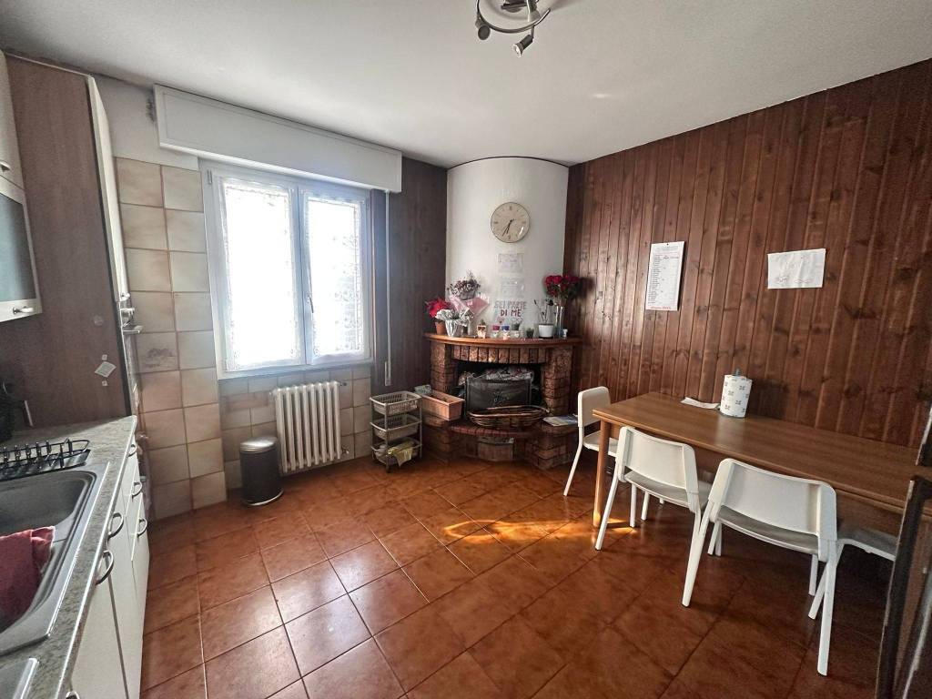 Appartamento a Faloppio in Via Vittorio Veneto, 46 - Foto 4