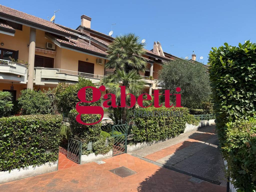 Villetta a schiera a Caserta in Via Emanuele De Cillis - Foto 3