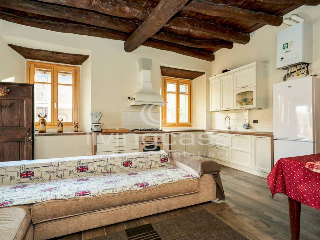 Appartamento a Merone in Via Cesare Battisti - Foto 4