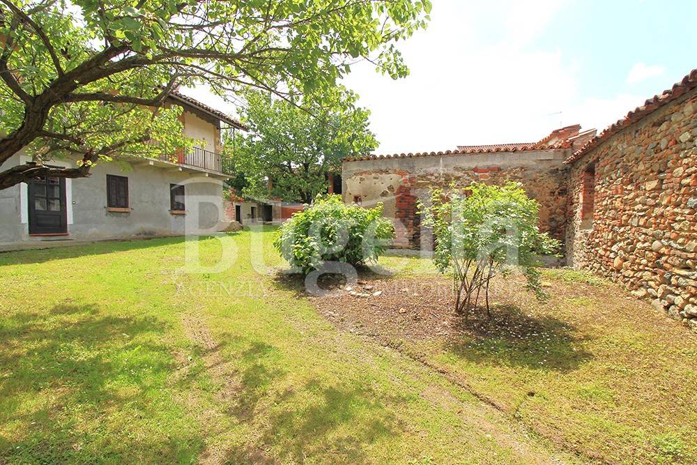 Casa indipendente a Zubiena in Piazza Antonio Quaglino, 3 - Foto 2