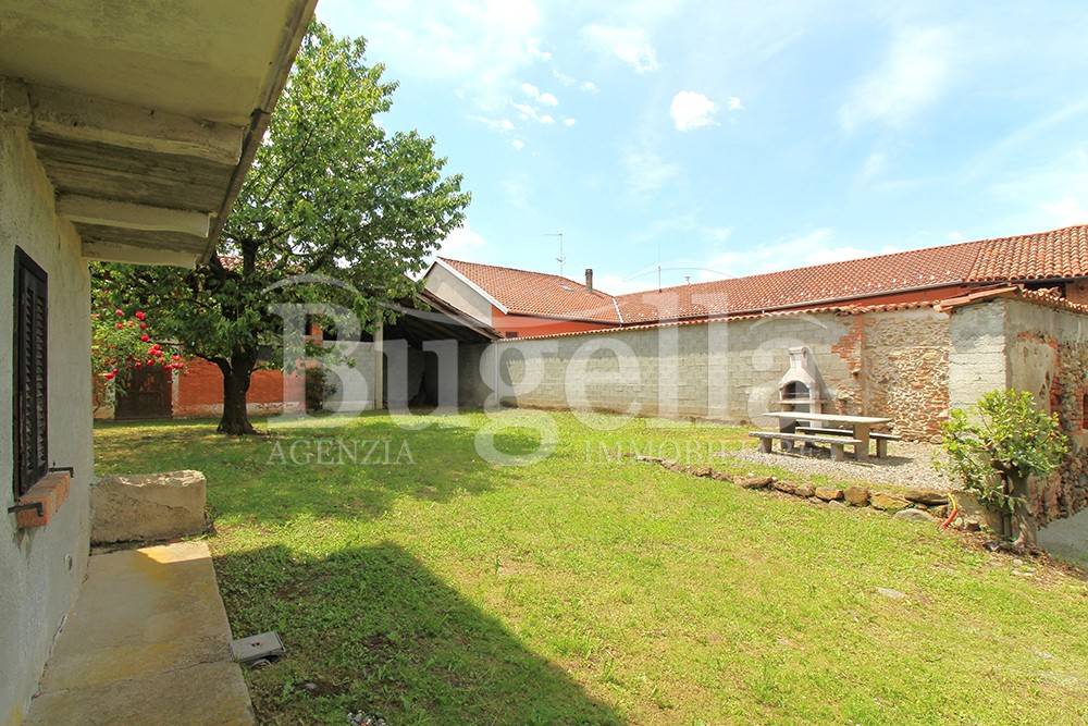 Casa indipendente a Zubiena in Piazza Antonio Quaglino, 3 - Foto 4