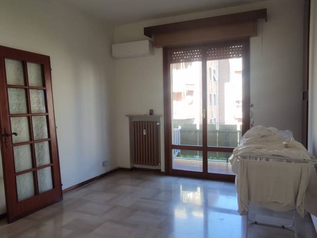 Appartamento a Parma in Piazza Athos Maestri, 19 - Foto 4