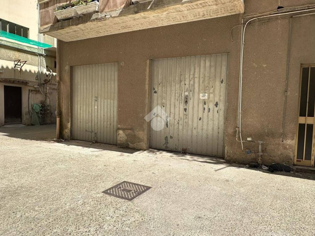 Box / garage a Cagliari in Via Nicolò Tommaseo, 47 - Foto 2