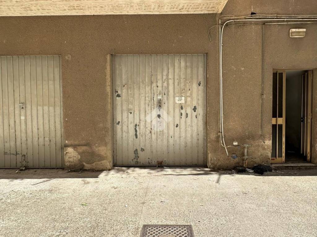 Box / garage a Cagliari in Via Nicolò Tommaseo, 47 - Foto 3