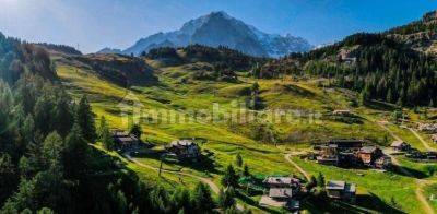 Appartamento a Courmayeur in Via Circonvallazione - Foto 2