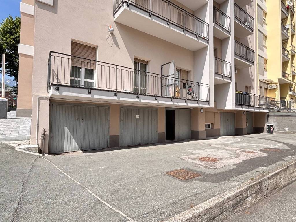 Box / garage a Aosta in Viale Federico Chabod, 12 - Foto 3