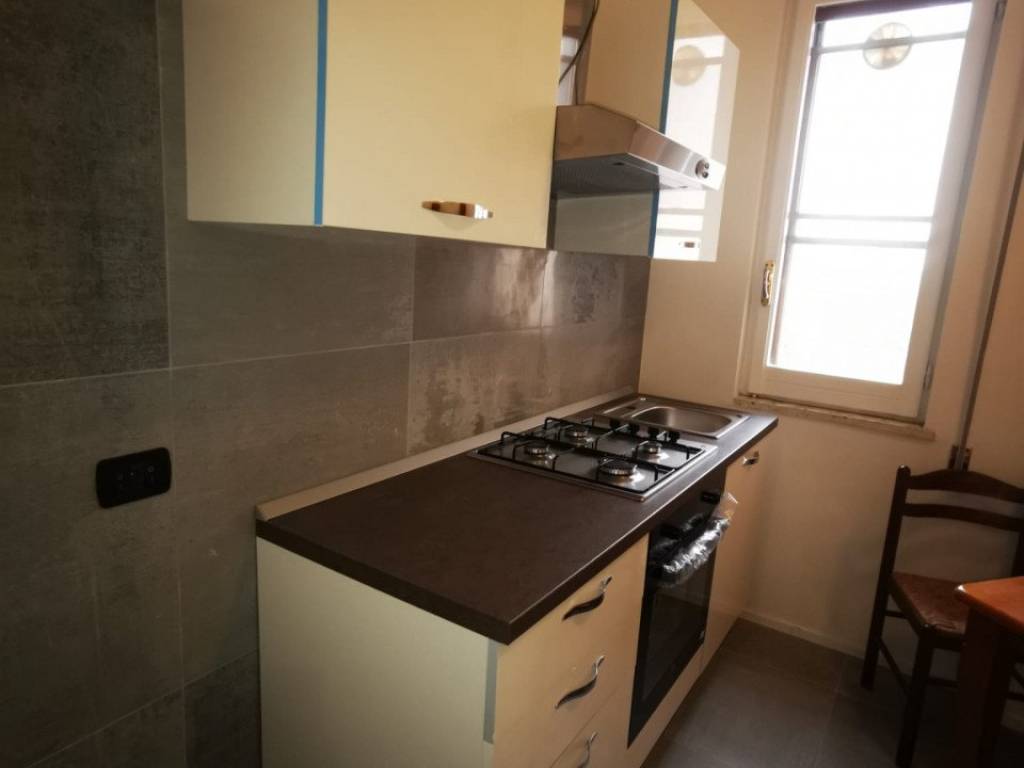 Appartamento a Catanzaro in Via Domenico Romeo - Foto 4