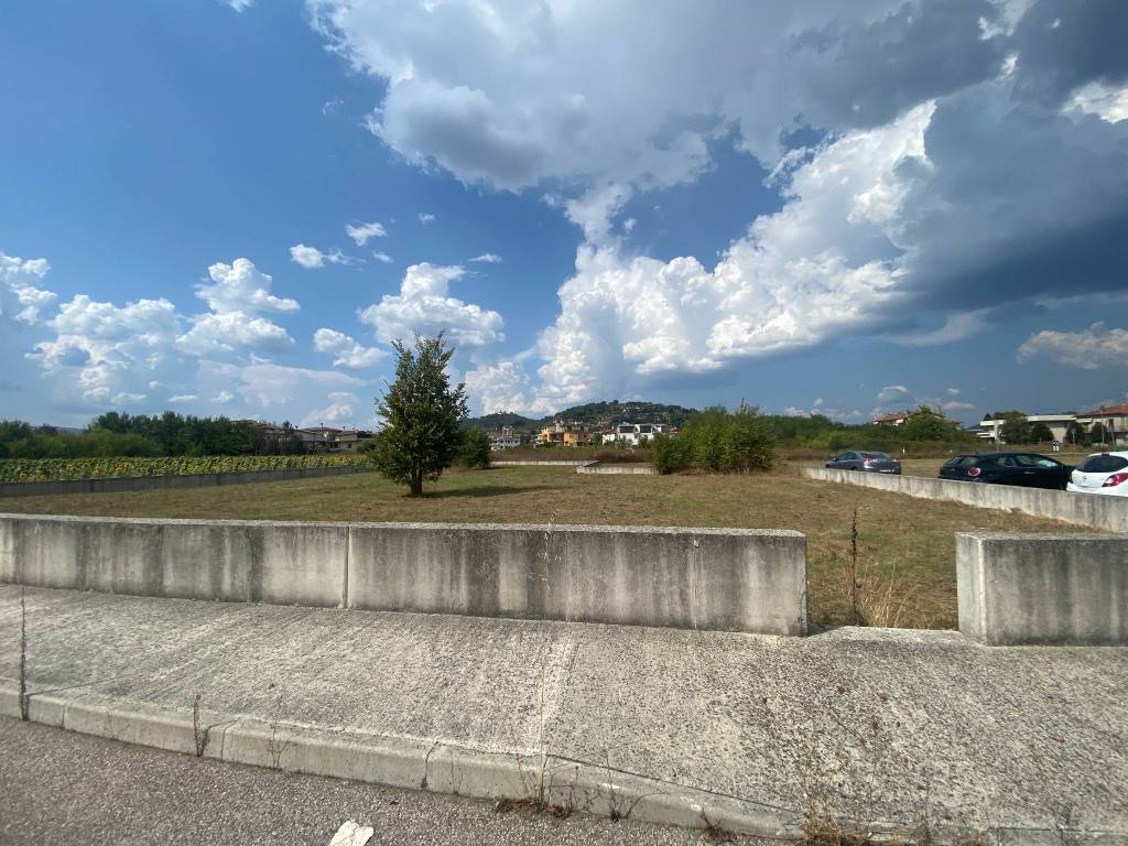 Terreno a Città di castello in Viale Giuseppe Parini, 98 - Foto 3