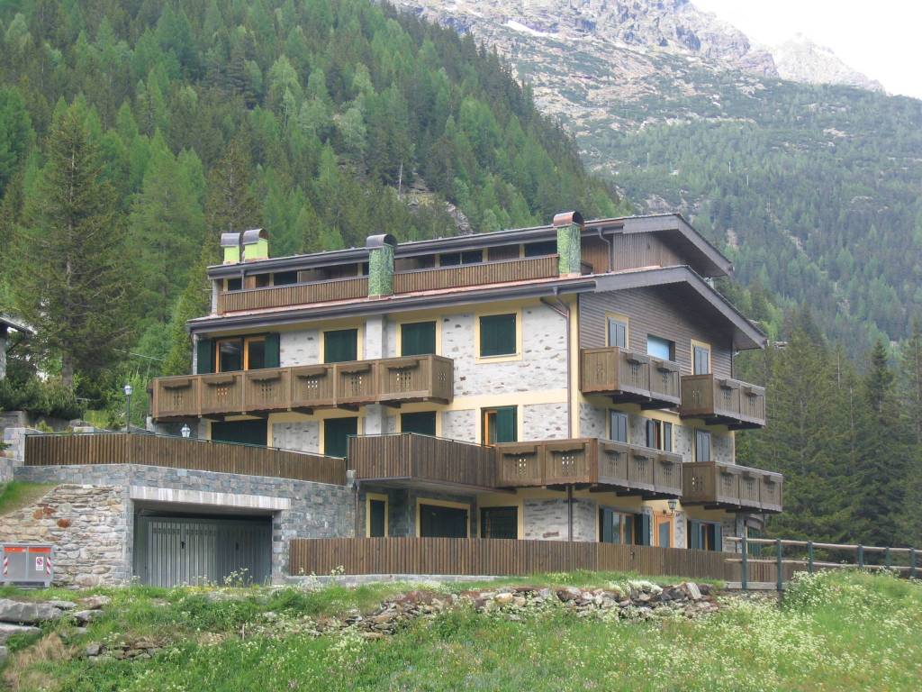 Appartamento a Chiesa in valmalenco in Chiareggio - Foto 2