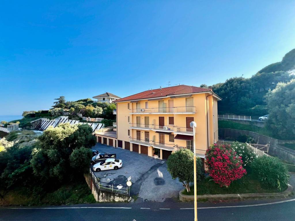 Appartamento a Varazze in Via Livio Canale - Foto 2