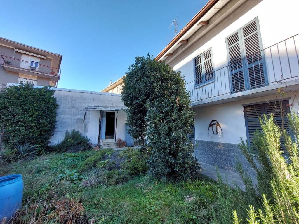 Casa indipendente a Biella in Via Edmondo De Amicis, 22 - Foto 2